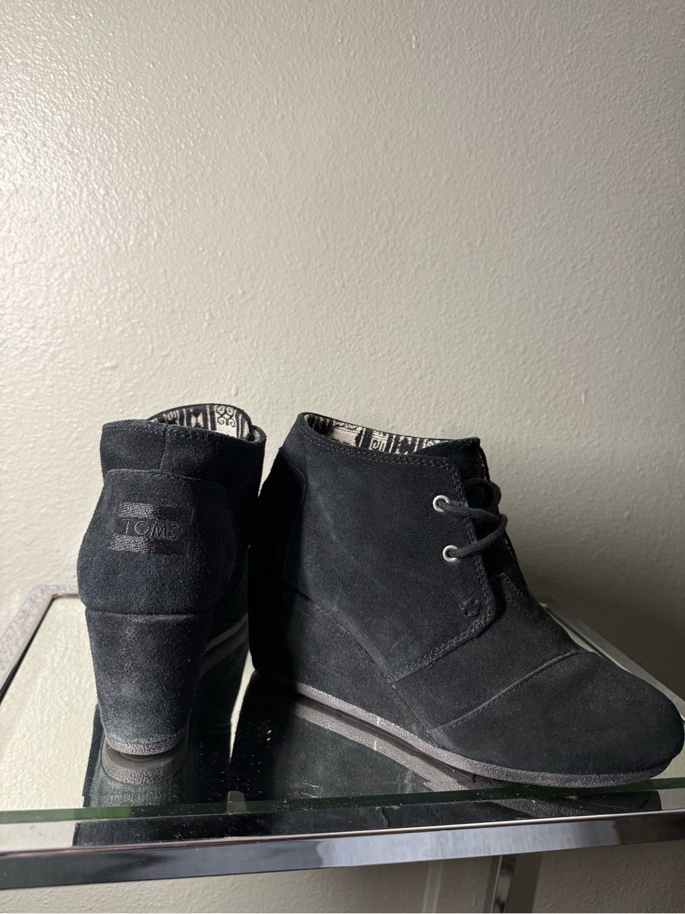 TOMS Desert Wedge Black Suede Lace-Up Ankle Booties Women’s Size 7W